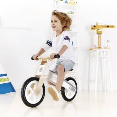 Bicicletă din lemn fără pedale