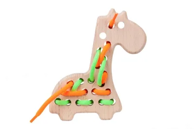 Girafa de snuruit din lemn