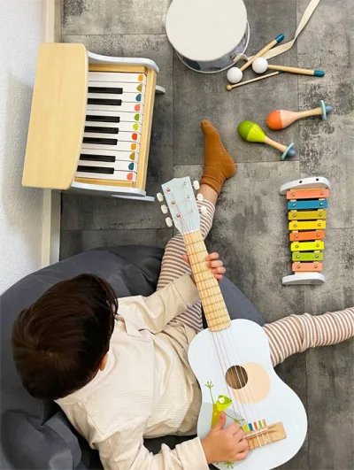 Pian electronic din lemn, cu baterii Groovy Beats