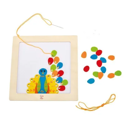 Păun mândru - set de cusut - HAPE